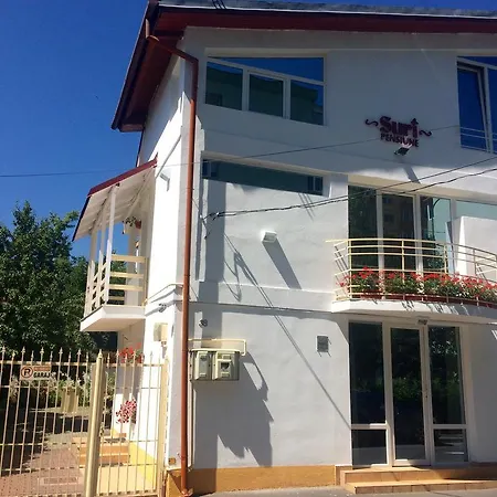 Гостьовий будинок Suri 3*